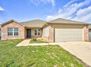 2125 Bosc Dr, Newcastle, OK 73065