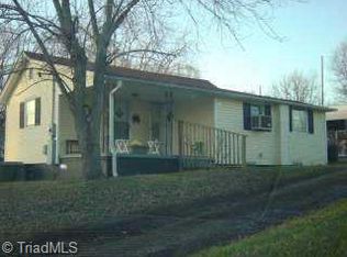 409 W Washington St, Mayodan, NC 27027