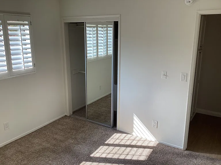 11113 Moorpark St — Photo 28