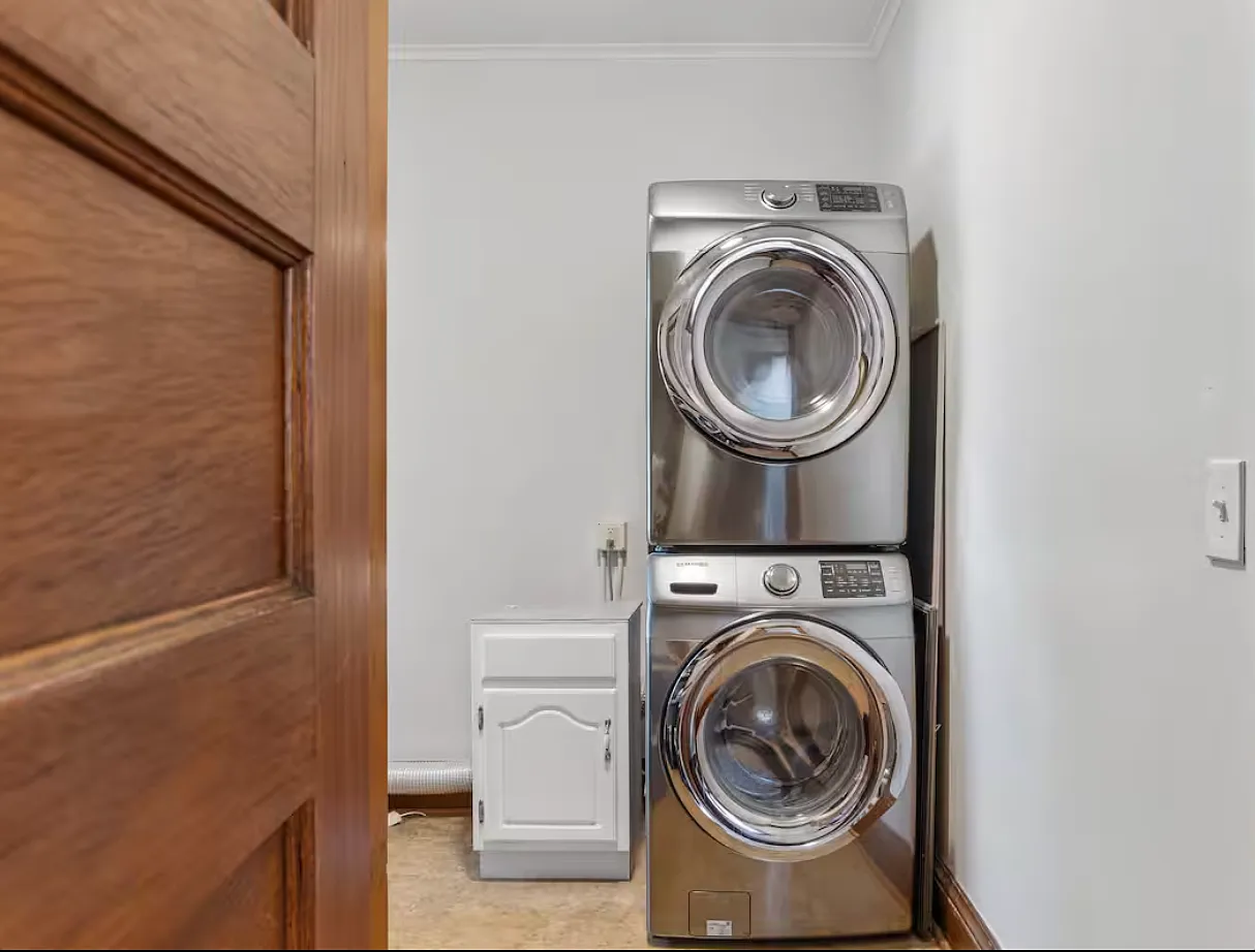 4 bed, 1750 sqft, $2,900 — Photo 2