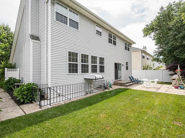23 Honeysuckle Ct — Photo 18