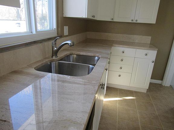 4th image of 5224 Cavalier Dr