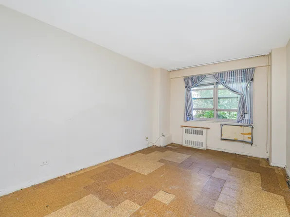 444 Neptune Avenue image 12 of 16