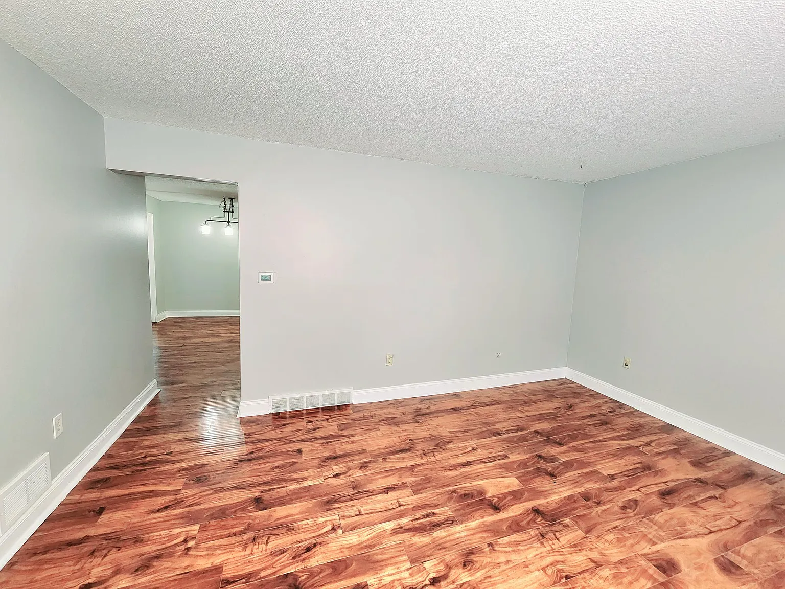 3 bed, 1584 sqft, $2,095 — Photo 4