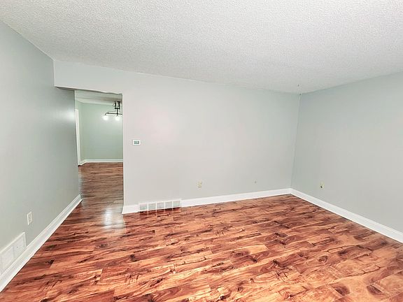 4th image of 7556 Gordon Cir