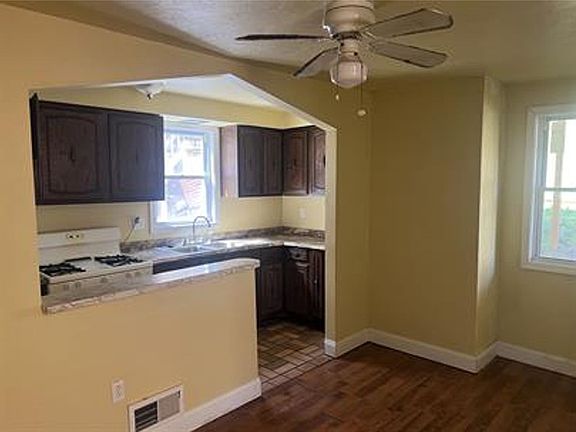 3rd image of 1222 Broadway Ave