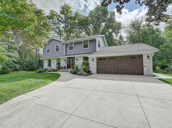 15645 Heather Hill DRIVE, Brookfield, WI 53005