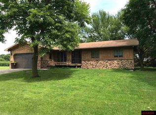 29 5th St, Easton, MN 56025