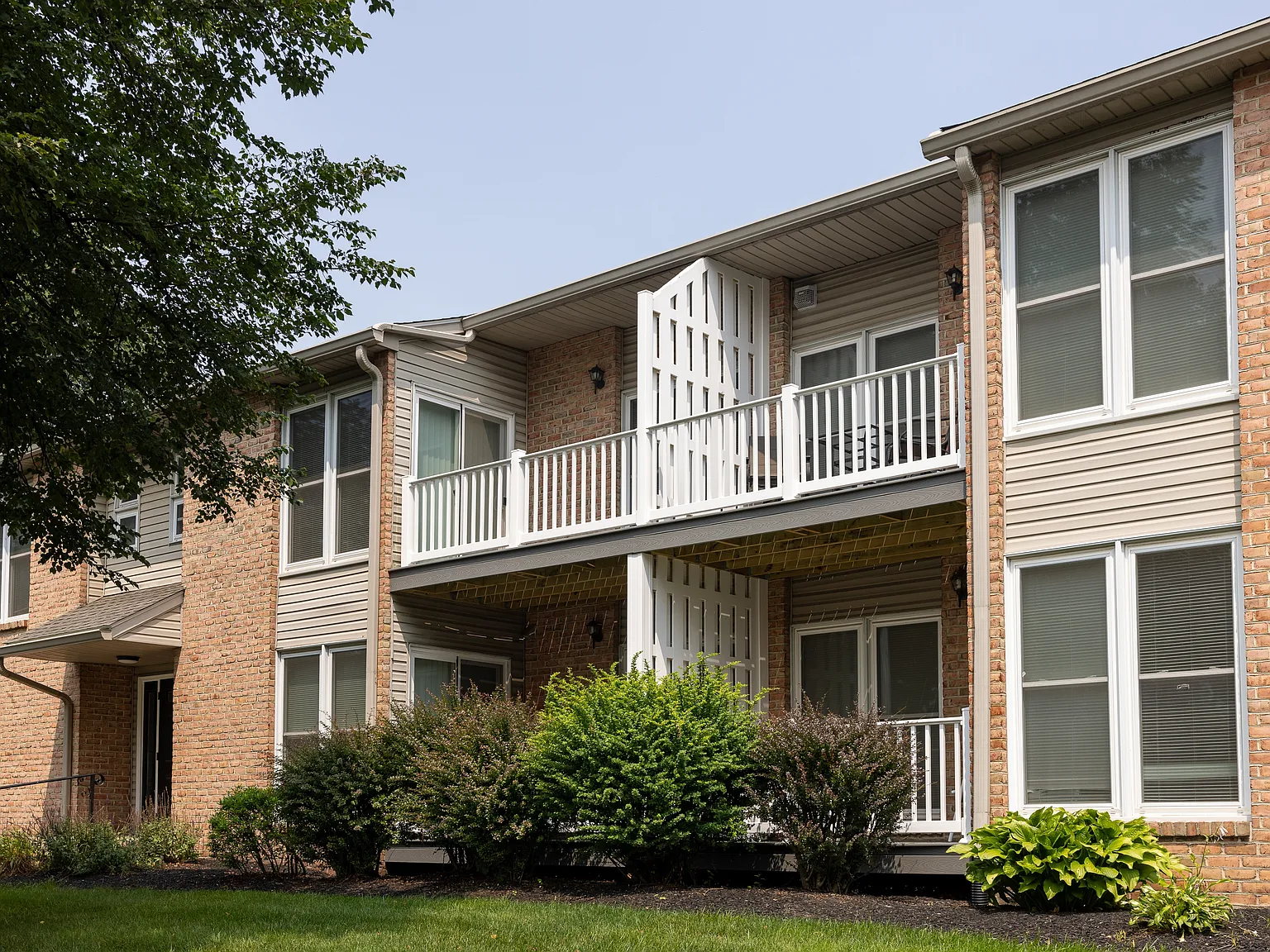 Brookfield Apartments — Photo 3
