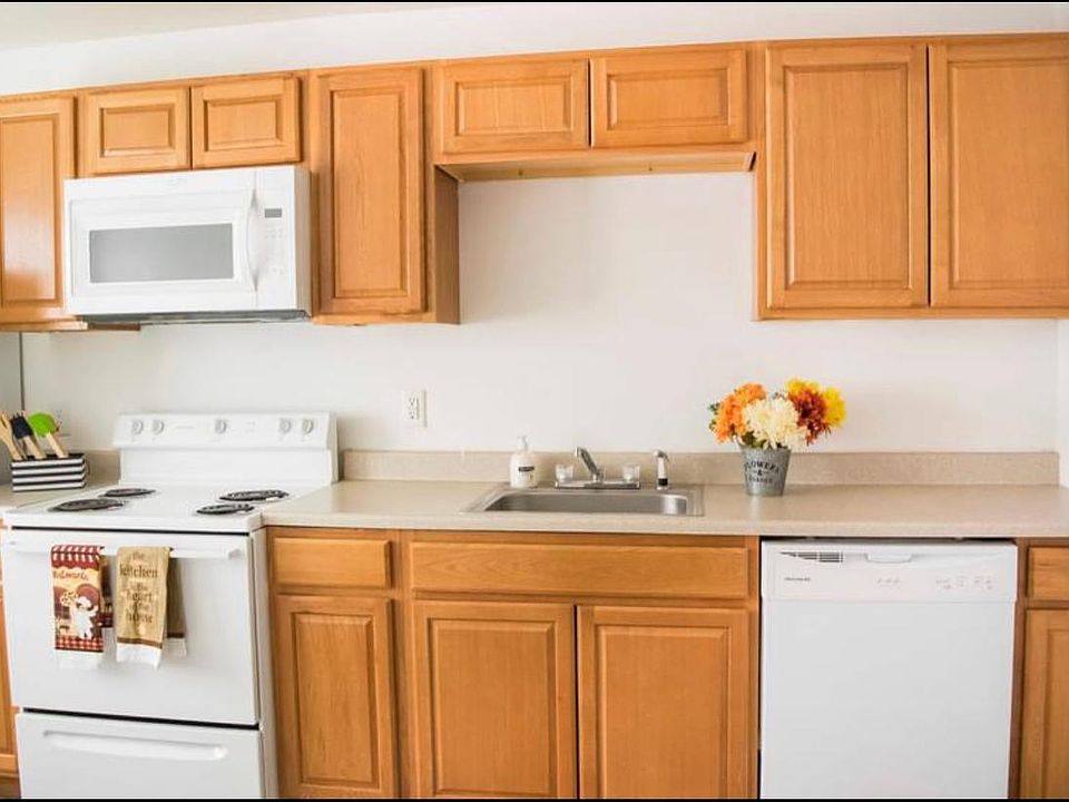 1st image of 157 Jenness Ln APT A