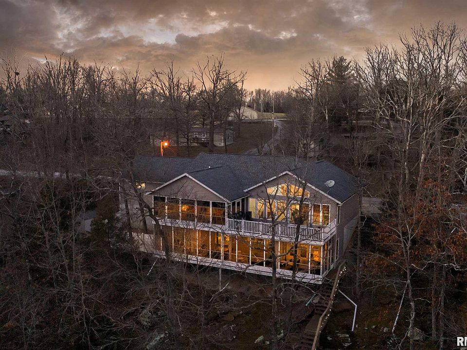1st image of 381 Lake Shore Dr S #D