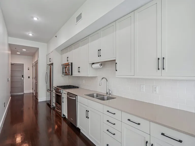 1100 Howell Mill Rd NW #307 — Photo 7