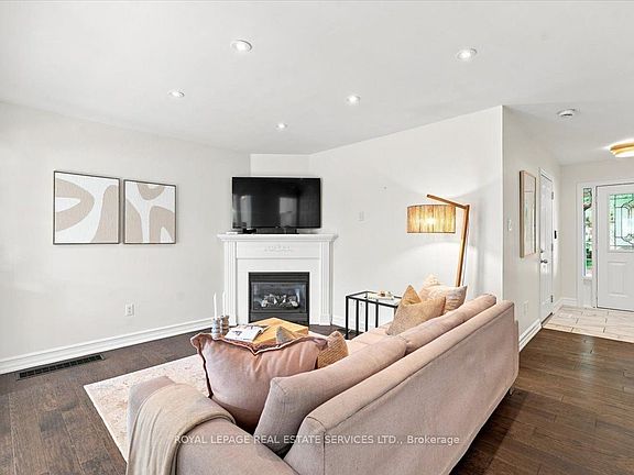 3rd image of 2970 Berwick Dr #3