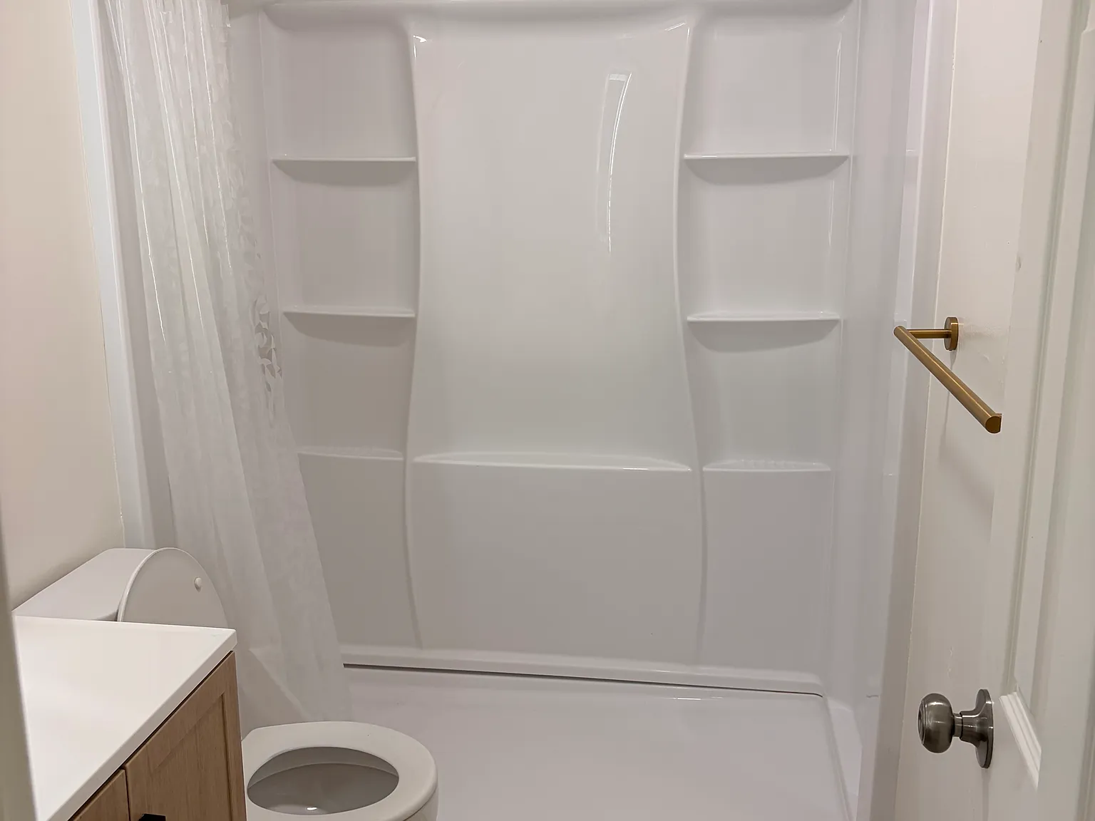 3 bed, 1.5 bath, 1040 sqft, $3,500 — Photo 3