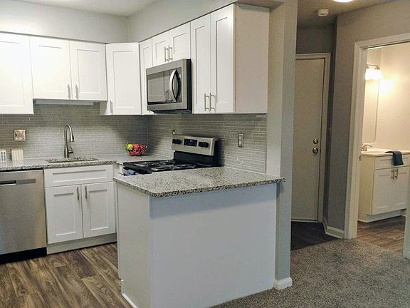 3rd image of 200 Heywood Ave #1002