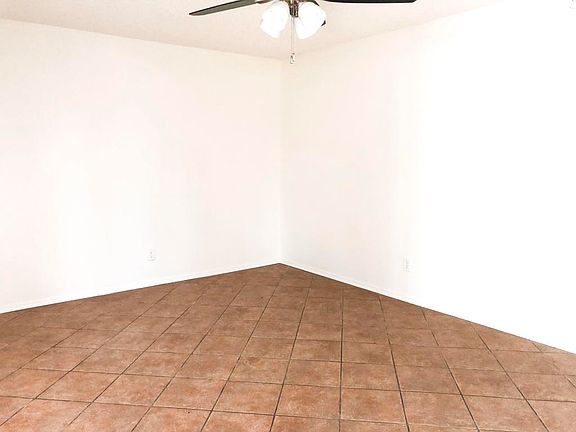 5th image of 463 E 10th Ave