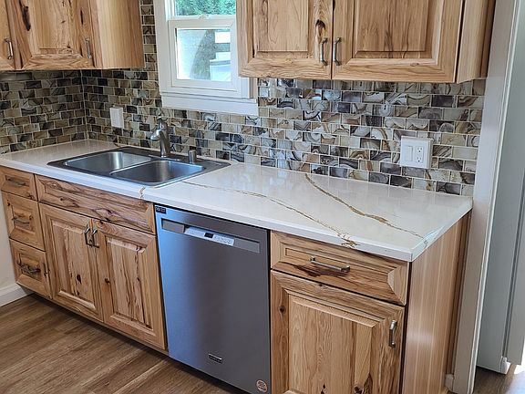 Full kitchen - angle 1