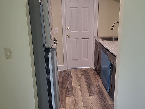 2nd image of 302 Douglas Ave #2