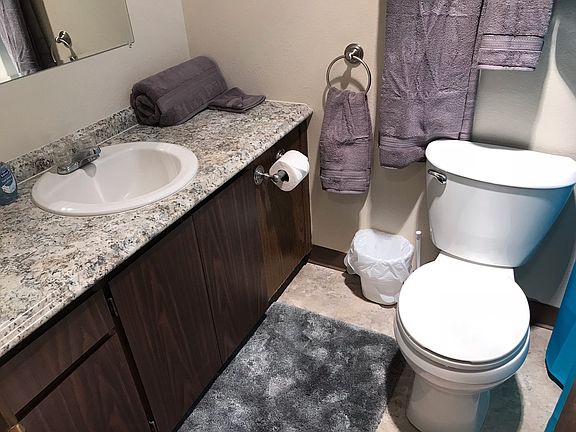 2nd image of 2101 W 7th St #21