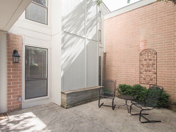3rd image of 6244 Rosewood St