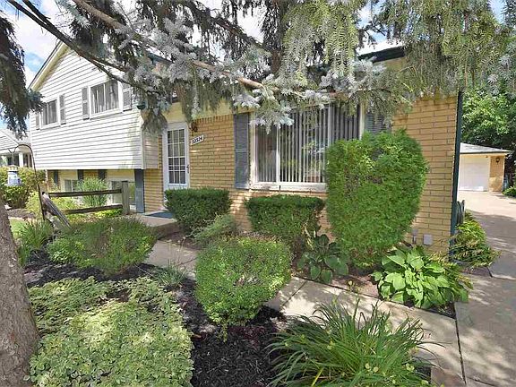 2nd image of 32324 Bristol Ct