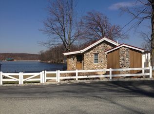 189 Point Breeze Dr, West Milford, NJ 07421