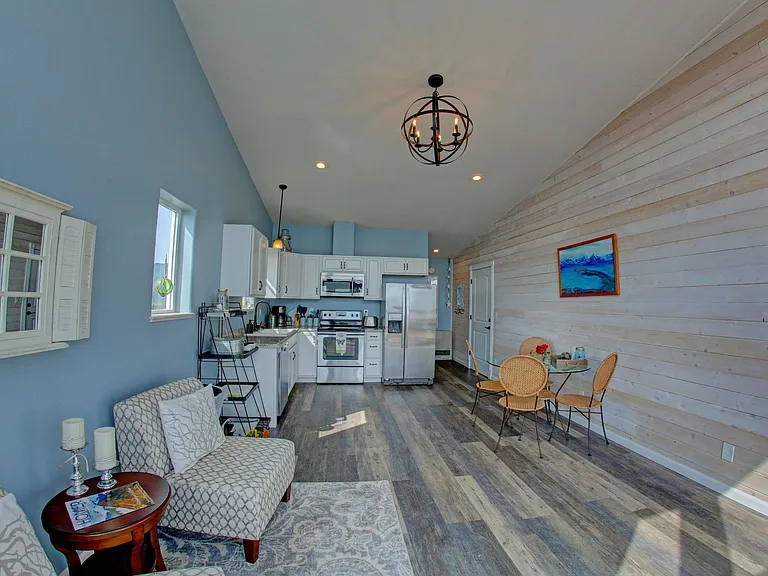 3101 Kachemak Dr #C — Photo 2
