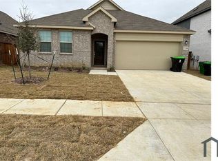 3716 Maroon Creek Rd, Aubrey, TX 76227