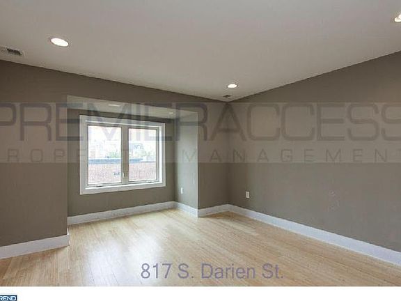 3rd image of 821 S Darien St
