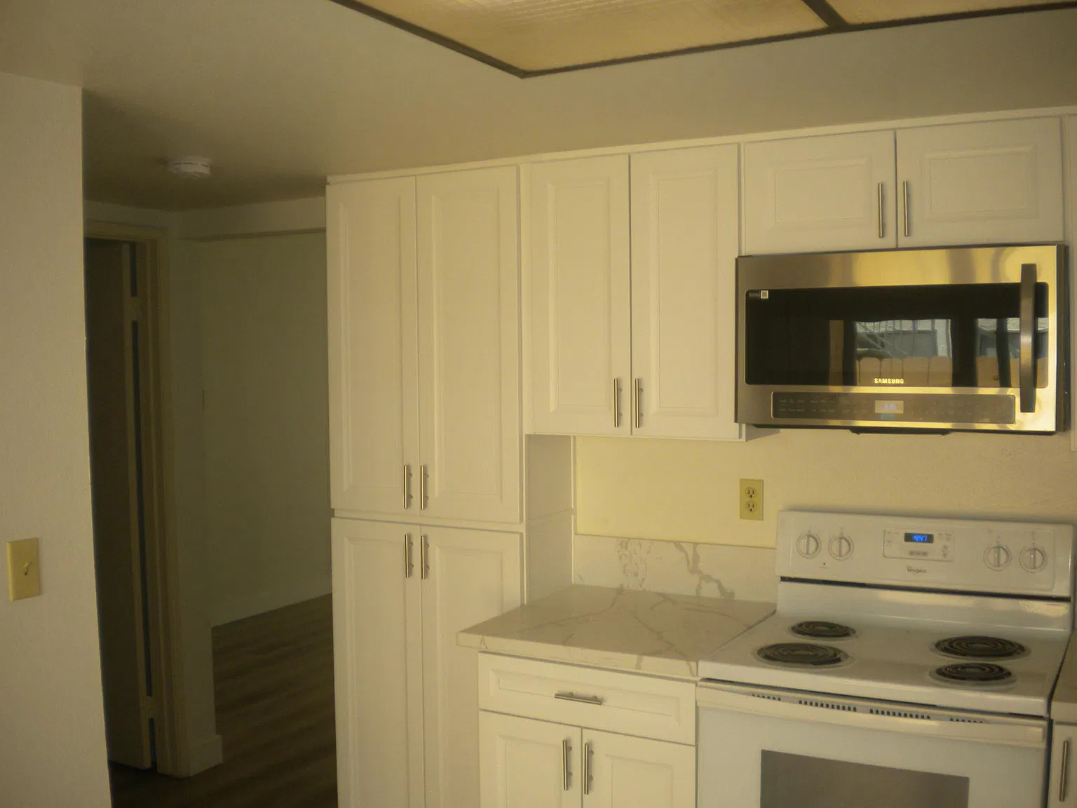3 bed, 2.5 bath, 1265 sqft, $3,395 — Photo 4