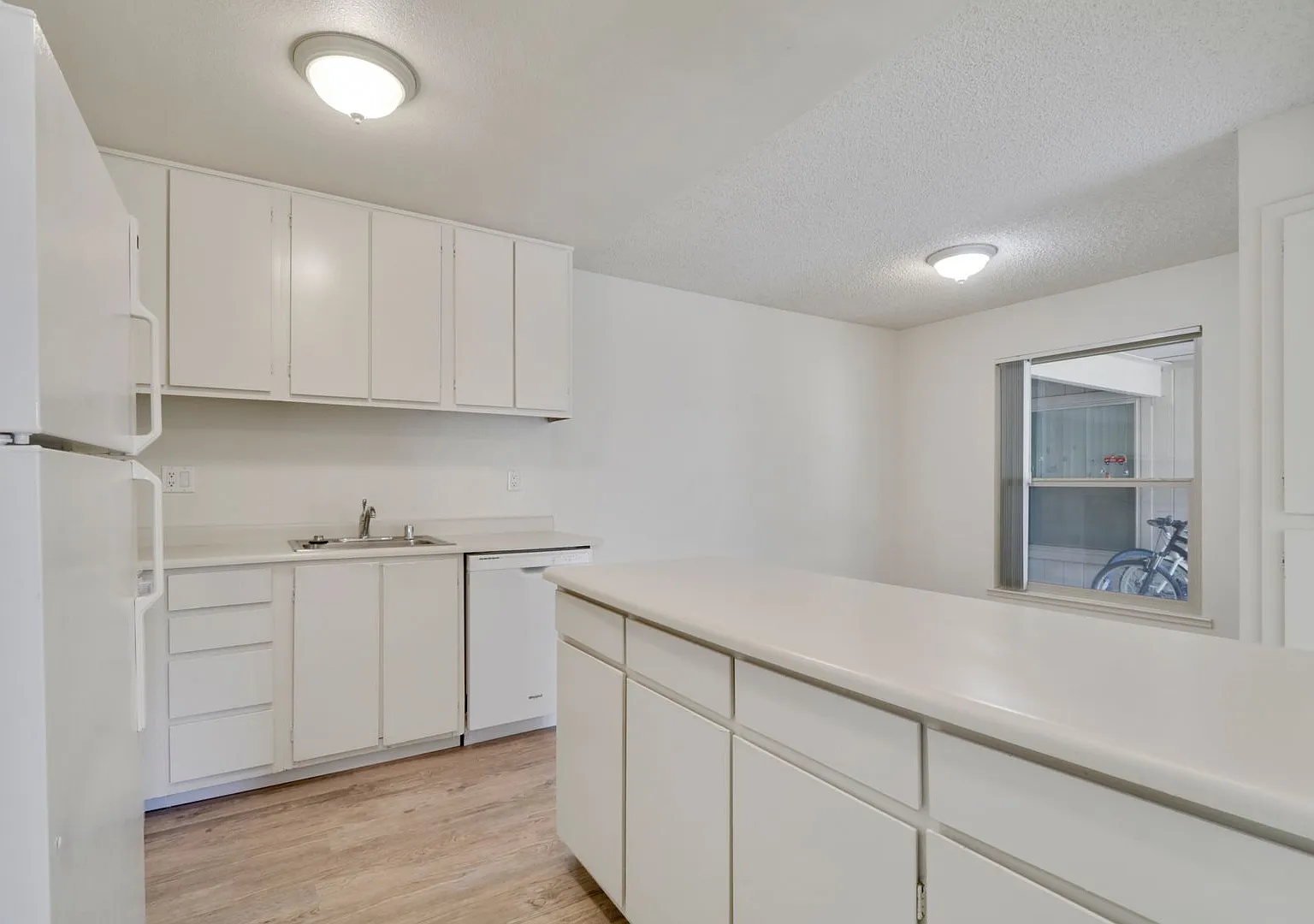 Clubside Apartments — Photo 4