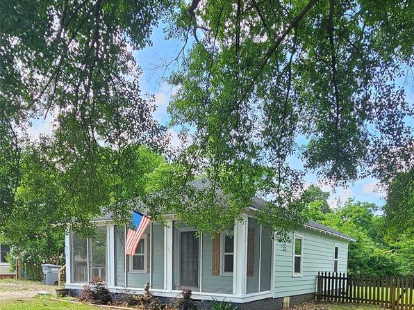 917 Laye St, Belmont, NC 28012