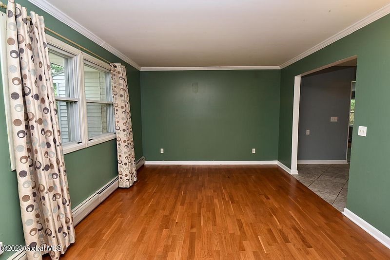 3rd image of 7 Greensboro Boulevard