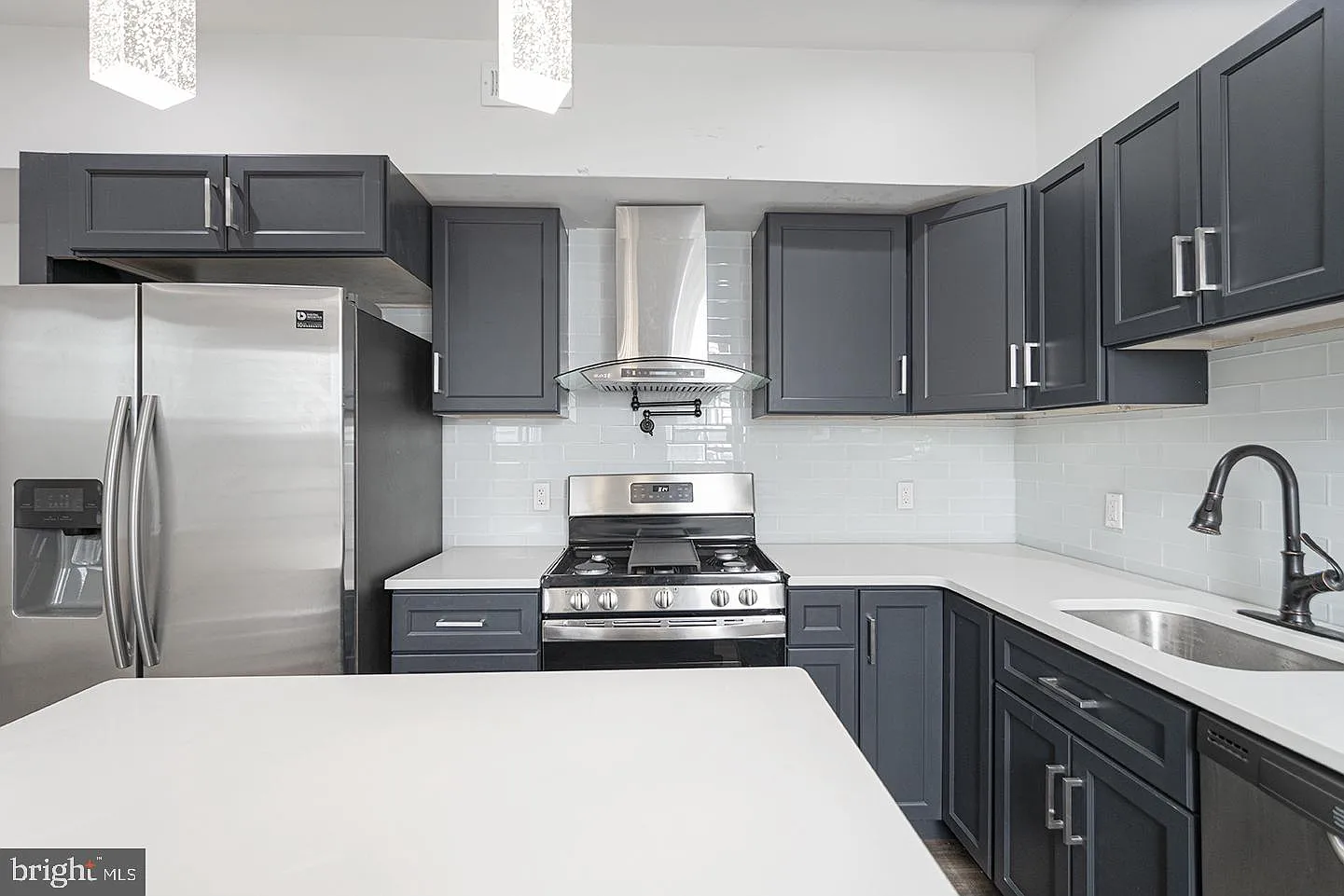 2 bed, 2.0 bath, 1704 sqft, $1,685 — Photo 2