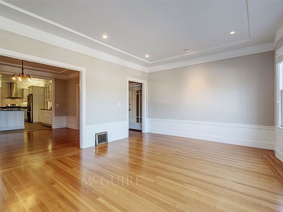 5th image of 1365 Bay St