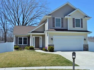 2609 Revo Rd, Davenport, IA 52806