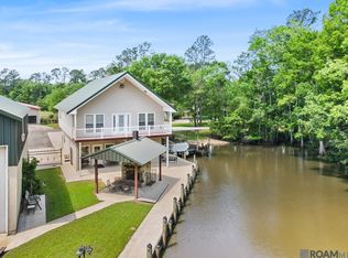 31719 River Pines Dr, Springfield, LA 70462