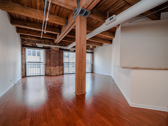 3rd image of 225 W Huron St APT 514