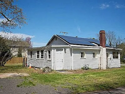 1 Augusta Ave photo 1