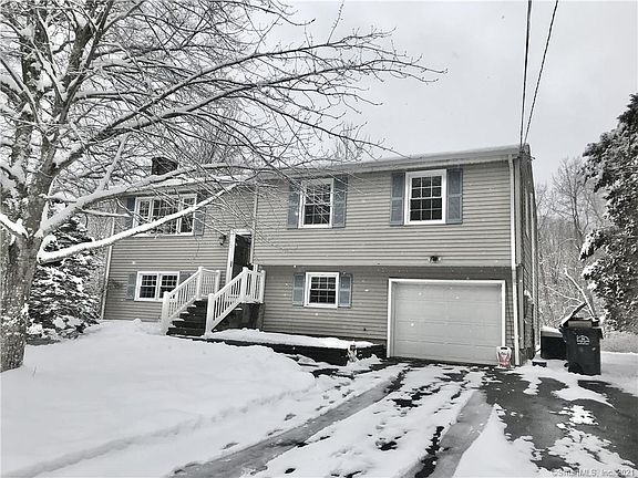 2nd image of 34 Pheasant Run Dr