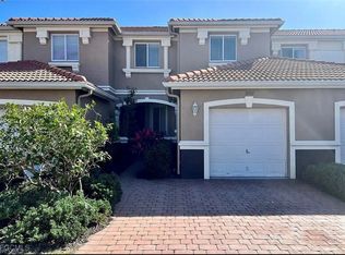 9722 Roundstone Cir, Fort Myers, FL 33967