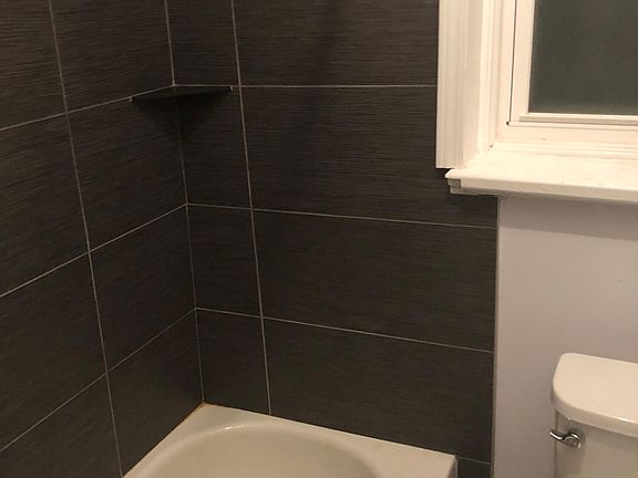 4th image of 950 N Wolcott Ave APT 1R