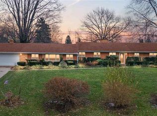 36154 Putnam St, Clinton Township, MI