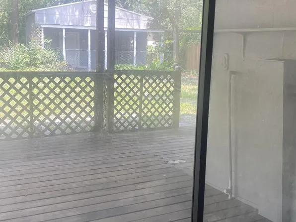 1384 Pullen Rd, Jacksonville, FL 32216