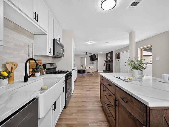5th image of 3919 Ridgeoak Way