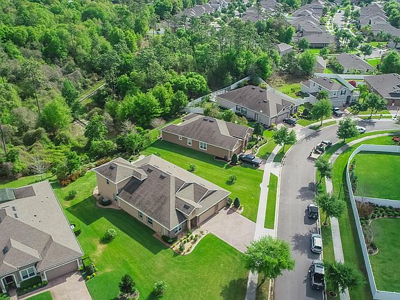 3rd image of 1700 Blue Grass Blvd