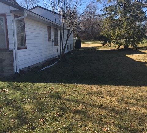 2nd image of 2 Elmwood Dr