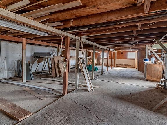 5th image of 2511 Juanita Dr