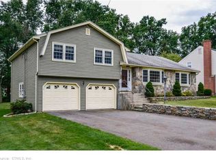40 Westwood Dr, Wethersfield, CT 06109