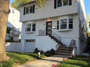 4 Lawrence Pl, Pelham, NY 10803